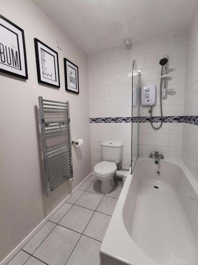 Apartment By The Beach Суонзи Екстериор снимка