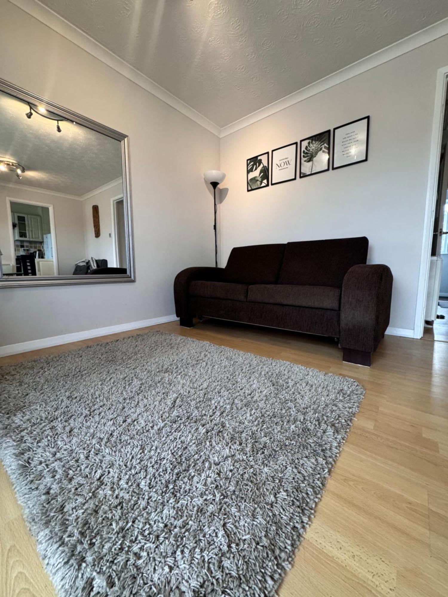 Apartment By The Beach Суонзи Екстериор снимка